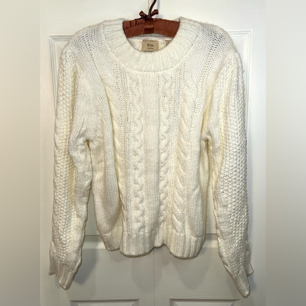 Elie Tahari Woman's Ivory Cable Knit puff sleeve soft Sweater Large. NWT